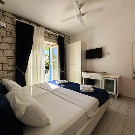 Peri לינה וארוחת בוקר 4*