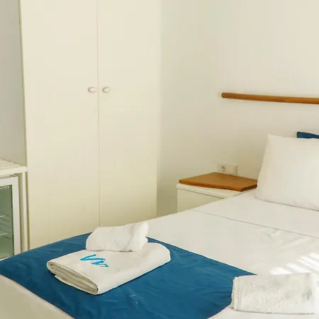 לינה וארוחת בוקר Peri אלאקאטי