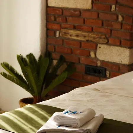 Peri לינה וארוחת בוקר