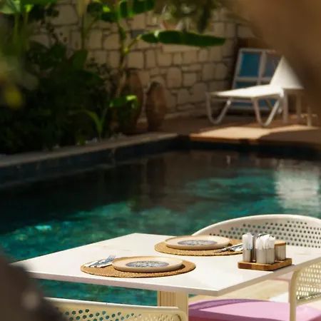 לינה וארוחת בוקר Peri