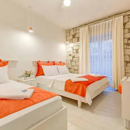Nocleg ze śniadaniem Villaperi Butik 2*