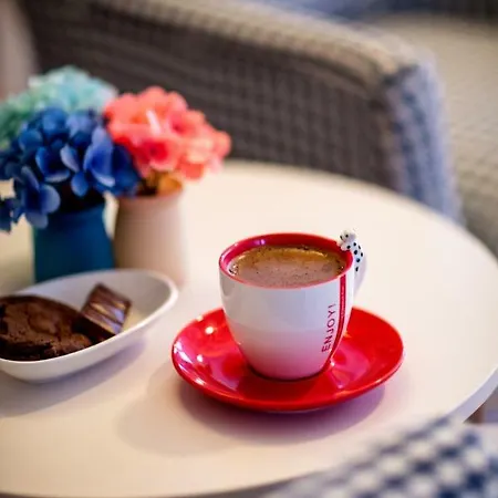 לינה וארוחת בוקר Peri