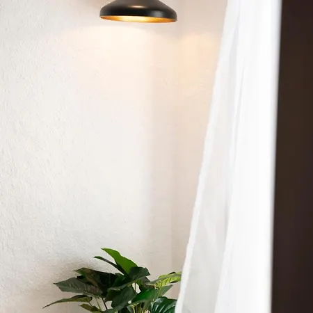 לינה וארוחת בוקר Peri 4*