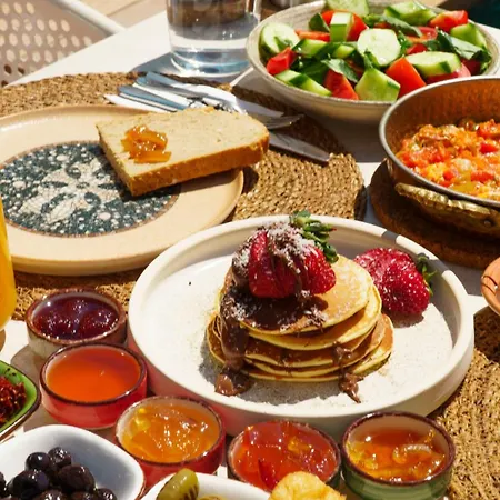 Peri לינה וארוחת בוקר אלאקאטי