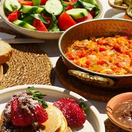 לינה וארוחת בוקר Peri