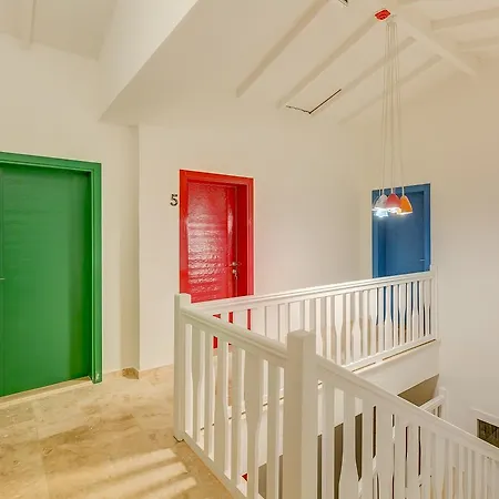 Peri לינה וארוחת בוקר 4*